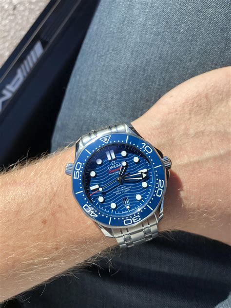 omega seamaster 300m blue or black